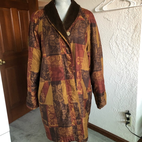 Reversible faux fur coat size Medium - Picture 2 of 14
